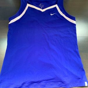 Nike girl’s tennis top